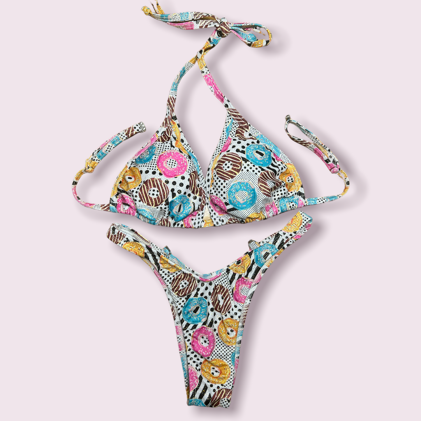 Donut sparkle figure posing bikini